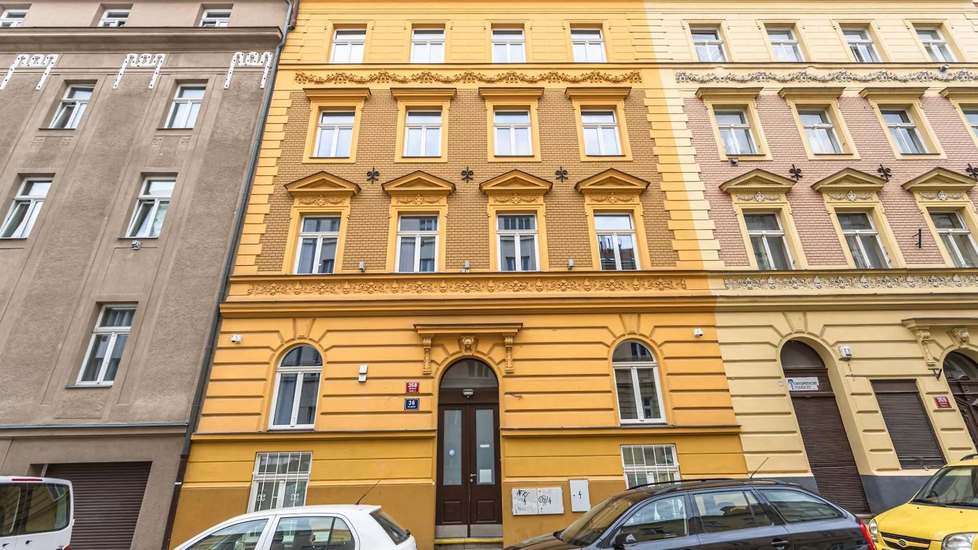 Kontakte von Apartments Holandska 36